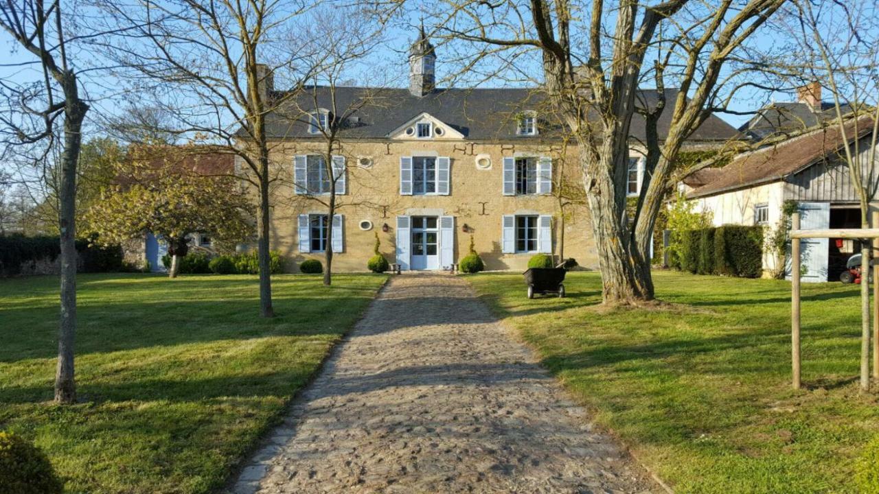 Le Domaine De Cordey Bed & Breakfast Boucé Exterior photo